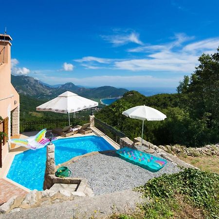 Villa Robinson Petrovac エクステリア 写真